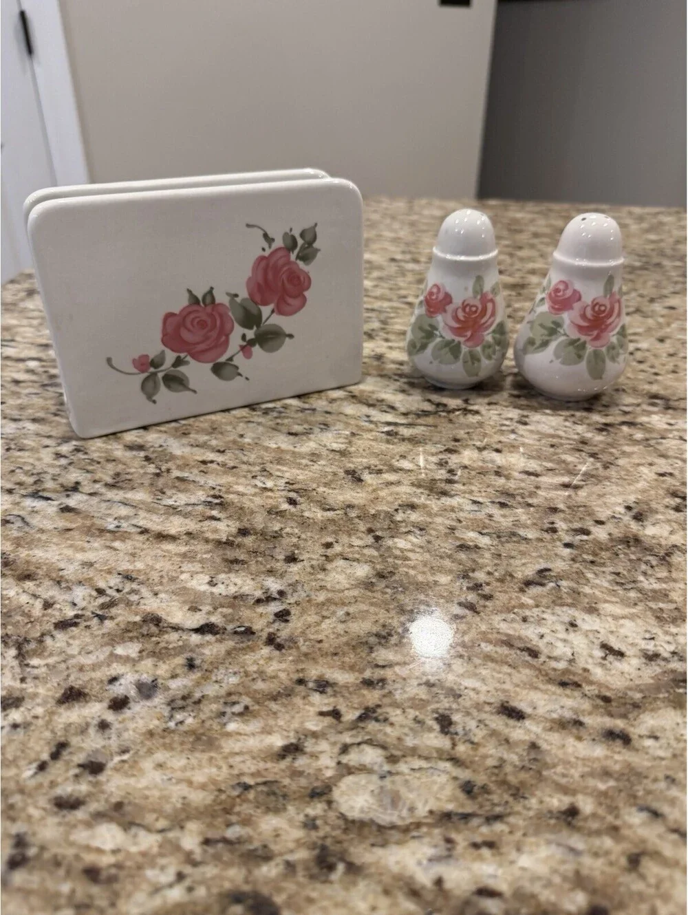 Vtg Gibson Roseland Pink Roses Napkin Holder & Salt & Pepper Shakers